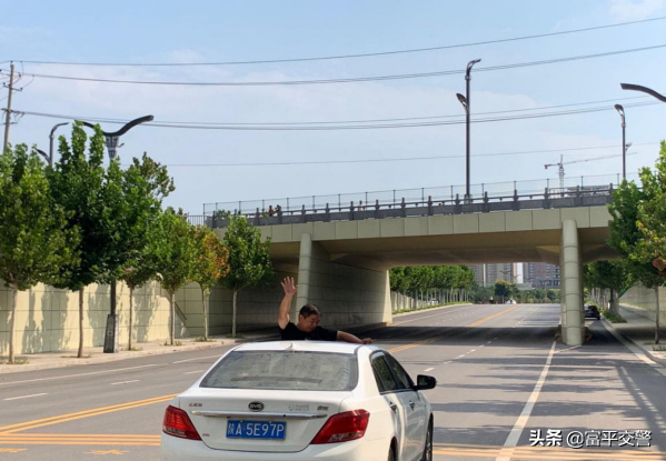 富平县交警大队联合多部门开展恶劣气候条件下事故应急演练（图 ）
